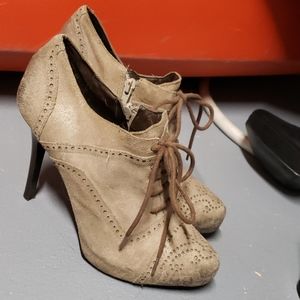 Fergie heeled bootie